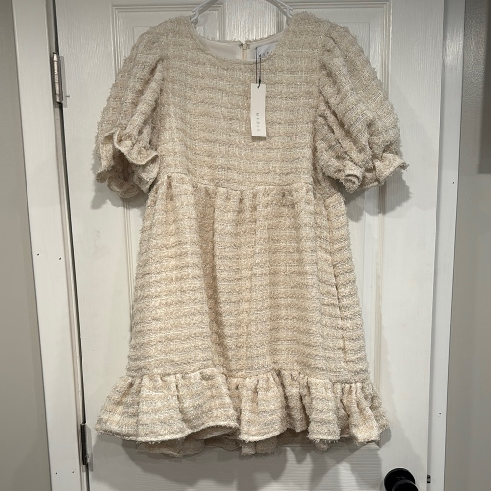 NWT MABLE Women’s Cream Peplum Ruffled Dress Size M